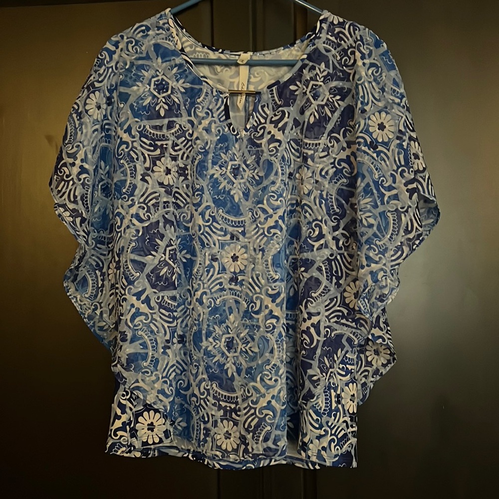 Women’s patterned top, size Large, NY Collection, blue & white